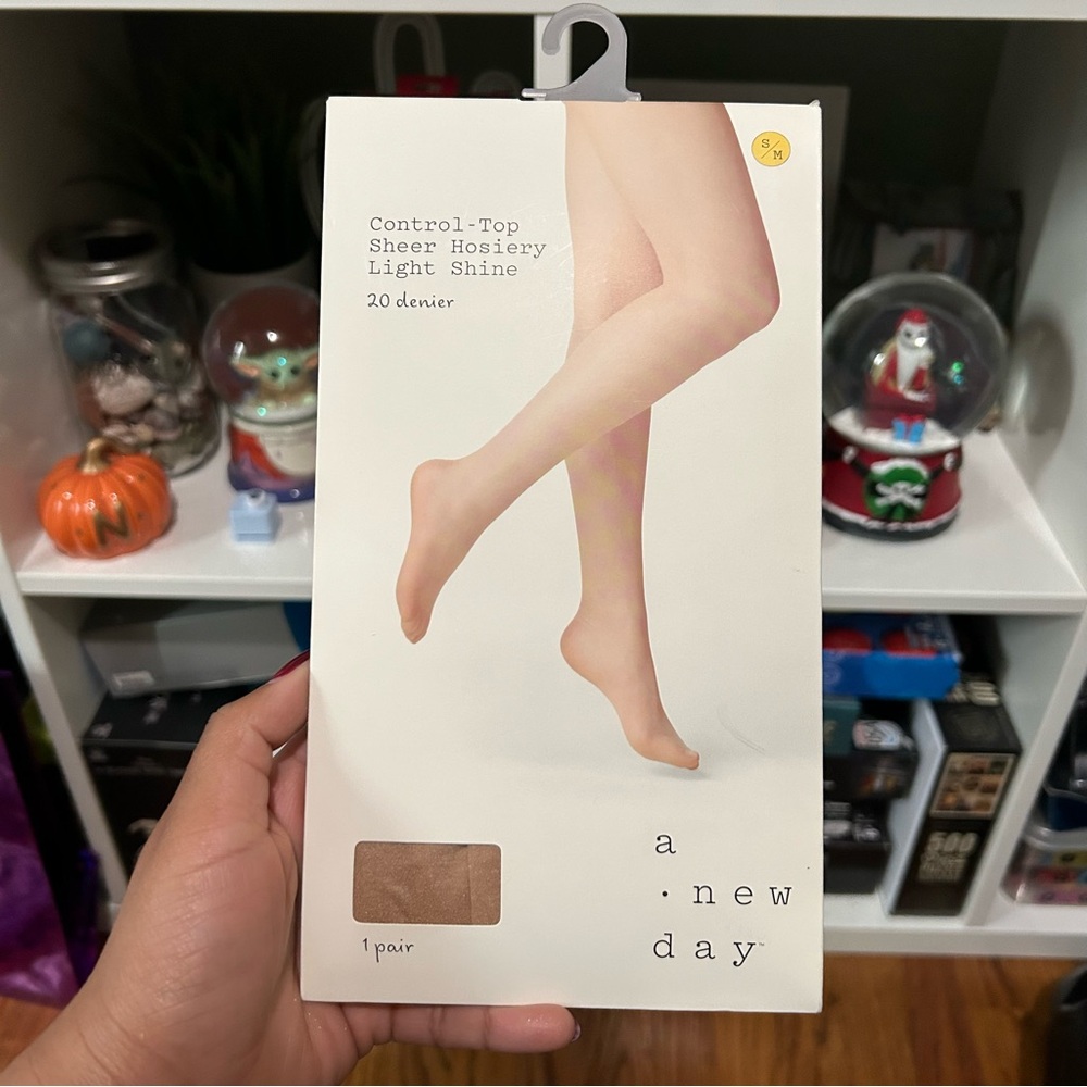 A New Day Control Top Sheer Hosiery Light Shine/ Size: S/M
